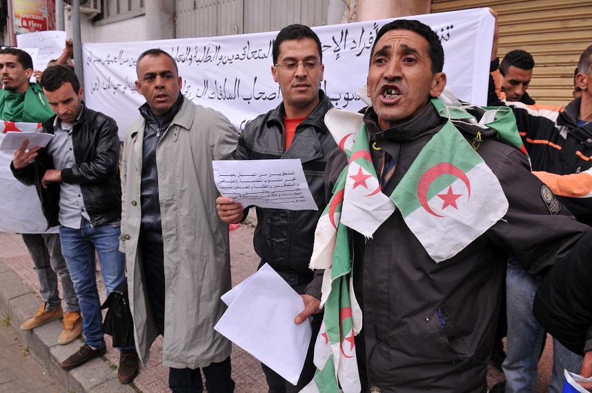 Sit-in des contractuels ce matin. New Press